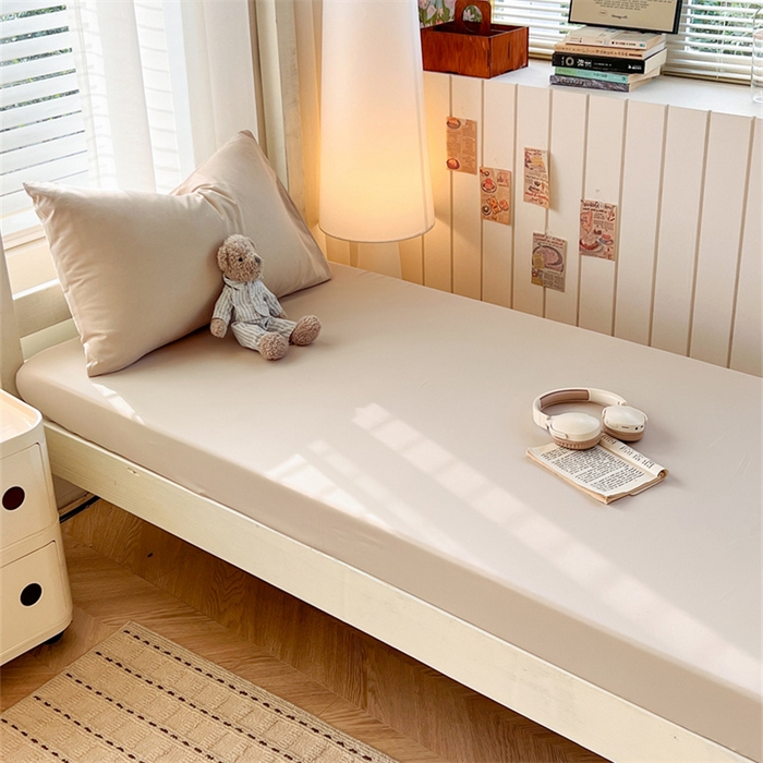 91家纺网 家纺一手货源 找家纺 曼璐家纺 2025新款105克加厚水洗棉纯色格子无印风学生床笠外贸直播爆款 卡其