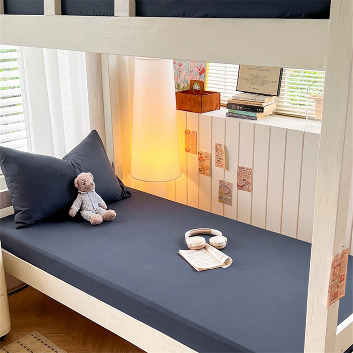 91家纺网 家纺一手货源 找家纺 曼璐家纺 2025新款105克加厚水洗棉纯色格子无印风学生床笠外贸直播爆款 洛克兰