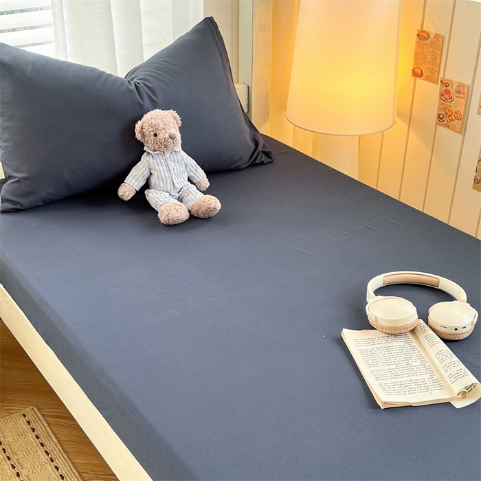 91家纺网 家纺一手货源 找家纺 曼璐家纺 2025新款105克加厚水洗棉纯色格子无印风学生床笠外贸直播爆款 洛克兰