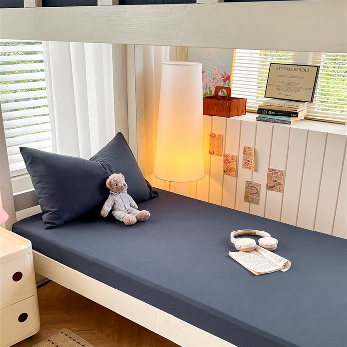 91家纺网 家纺一手货源 找家纺 曼璐家纺 2025新款105克加厚水洗棉纯色格子无印风学生床笠外贸直播爆款 洛克兰