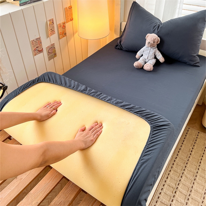 91家纺网 家纺一手货源 找家纺 曼璐家纺 2025新款105克加厚水洗棉纯色格子无印风学生床笠外贸直播爆款 洛克兰