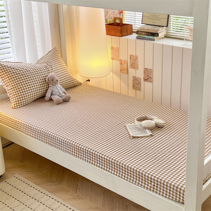 91家纺网 家纺一手货源 找家纺 曼璐家纺 2025新款105克加厚水洗棉纯色格子无印风学生床笠外贸直播爆款 米小格