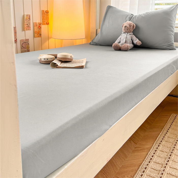 91家纺网 家纺一手货源 找家纺 曼璐家纺 2025新款105克加厚水洗棉纯色格子无印风学生床笠外贸直播爆款 浅灰