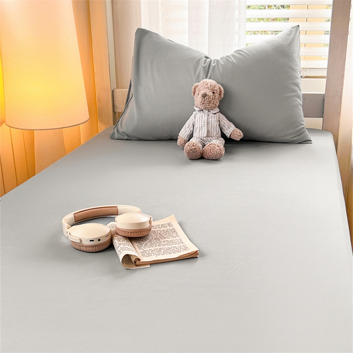 91家纺网 家纺一手货源 找家纺 曼璐家纺 2025新款105克加厚水洗棉纯色格子无印风学生床笠外贸直播爆款 浅灰