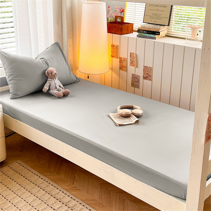 91家纺网 家纺一手货源 找家纺 曼璐家纺 2025新款105克加厚水洗棉纯色格子无印风学生床笠外贸直播爆款 浅灰