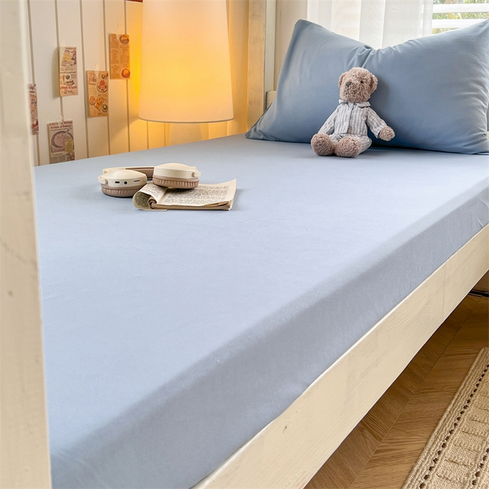 91家纺网 家纺一手货源 找家纺 曼璐家纺 2025新款105克加厚水洗棉纯色格子无印风学生床笠外贸直播爆款 雾蓝