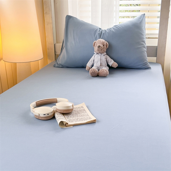 91家纺网 家纺一手货源 找家纺 曼璐家纺 2025新款105克加厚水洗棉纯色格子无印风学生床笠外贸直播爆款 雾蓝