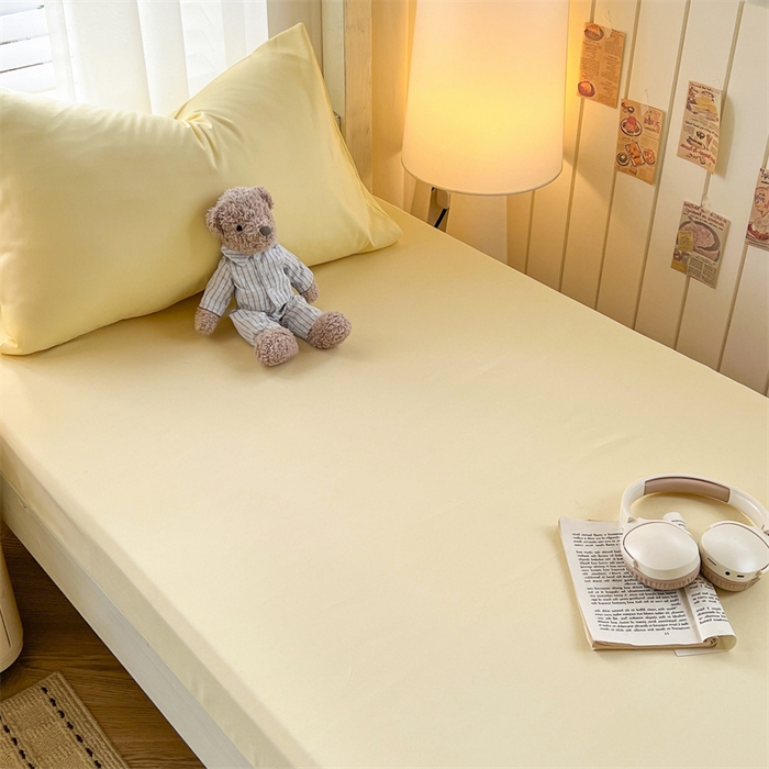 91家纺网 家纺一手货源 找家纺 曼璐家纺 2025新款105克加厚水洗棉纯色格子无印风学生床笠外贸直播爆款 芝士黄