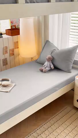 91家纺网 家纺一手货源 找家纺 曼璐家纺 2025新款105克加厚水洗棉纯色格子无印风学生床笠外贸直播爆款 浅灰