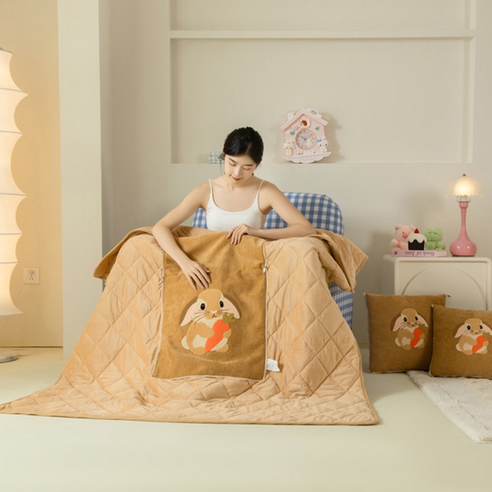 91家纺网 家纺一手货源 找家纺 （总）新奇异 2025新款卡通毛巾绣抱枕被-冬季加厚水晶绒款可爱狗+萝卜兔系列