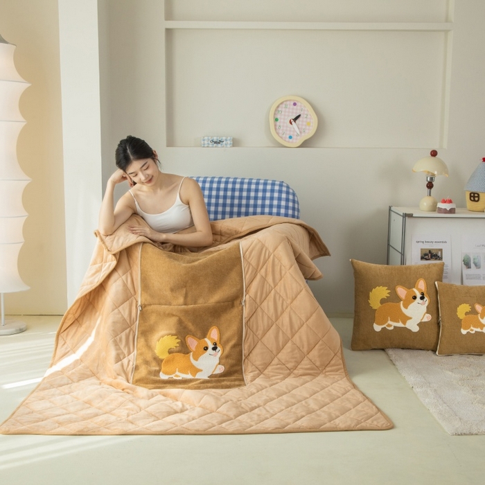 91家纺网 家纺一手货源 找家纺 新奇异 2025新款卡通毛巾绣抱枕被-冬季加厚水晶绒款可爱狗+萝卜兔系列 可爱狗-黄色加绒加厚