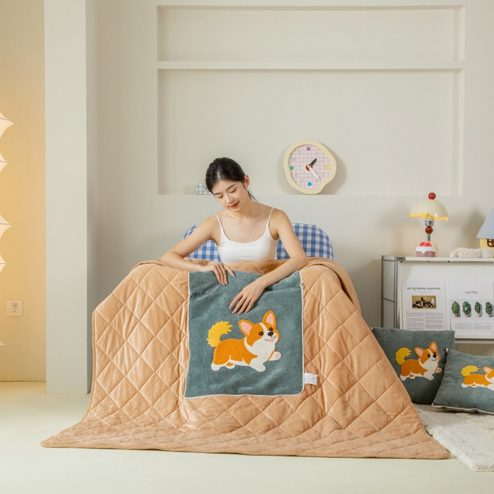 91家纺网 家纺一手货源 找家纺 新奇异 2025新款卡通毛巾绣抱枕被-冬季加厚水晶绒款可爱狗+萝卜兔系列 可爱狗-蓝色加绒加厚