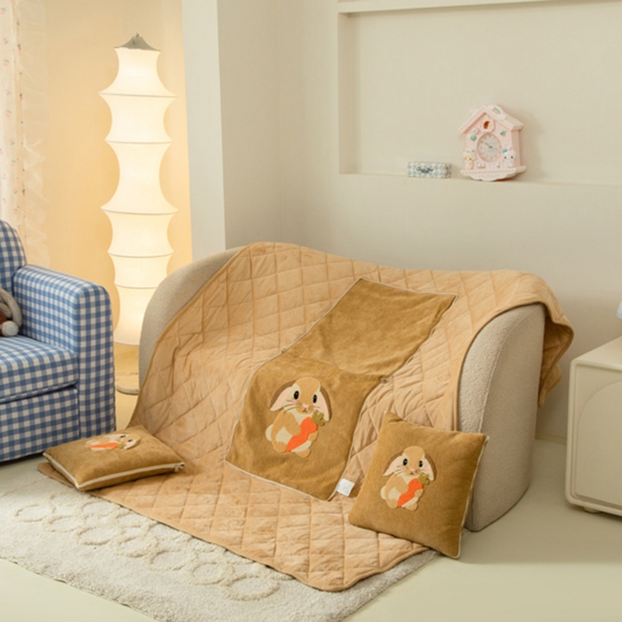 91家纺网 家纺一手货源 找家纺 新奇异 2025新款卡通毛巾绣抱枕被-冬季加厚水晶绒款可爱狗+萝卜兔系列 萝卜兔-黄色加绒加厚