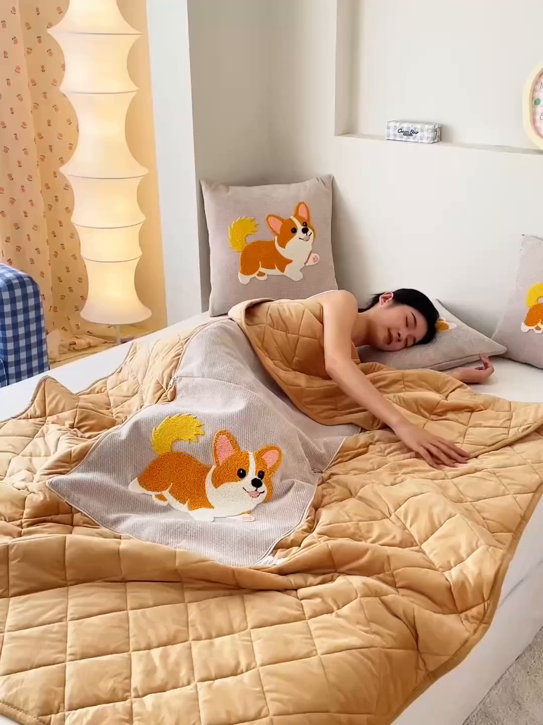 91家纺网 家纺一手货源 找家纺 新奇异 2025新款卡通毛巾绣抱枕被-冬季加厚水晶绒款可爱狗+萝卜兔系列 可爱狗-米色加绒加厚