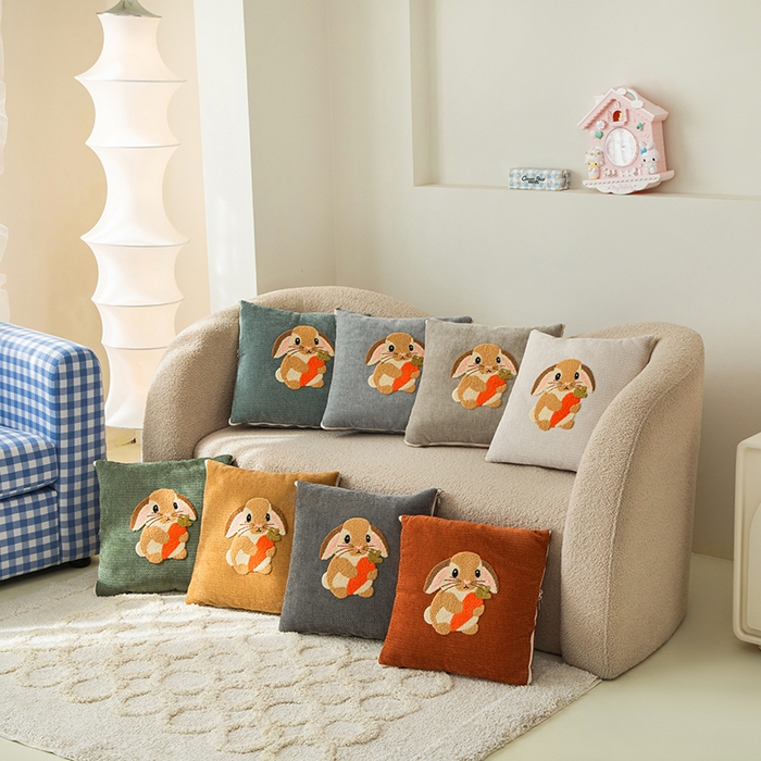 91家纺网 家纺一手货源 找家纺 （总）新奇异 2025新款卡通毛巾绣抱枕被-四季通用磨毛款可爱狗+萝卜兔系列