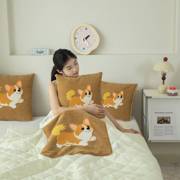 91家纺网 家纺一手货源 找家纺 新奇异 2025新款卡通毛巾绣抱枕被-四季通用磨毛款可爱狗+萝卜兔系列 可爱狗-黄色四季款