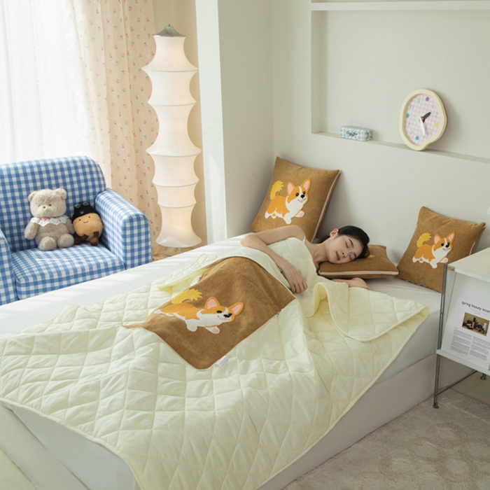 91家纺网 家纺一手货源 找家纺 新奇异 2025新款卡通毛巾绣抱枕被-四季通用磨毛款可爱狗+萝卜兔系列 可爱狗-黄色四季款