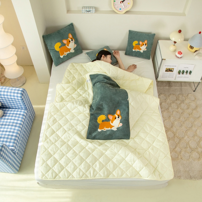 91家纺网 家纺一手货源 找家纺 新奇异 2025新款卡通毛巾绣抱枕被-四季通用磨毛款可爱狗+萝卜兔系列 可爱狗-蓝色四季款