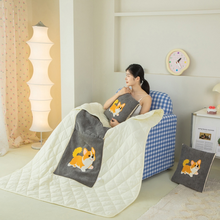 新奇异 2025新款卡通毛巾绣抱枕被-四季通用磨毛款可爱狗+萝卜兔系列 可爱狗-深灰四季款
