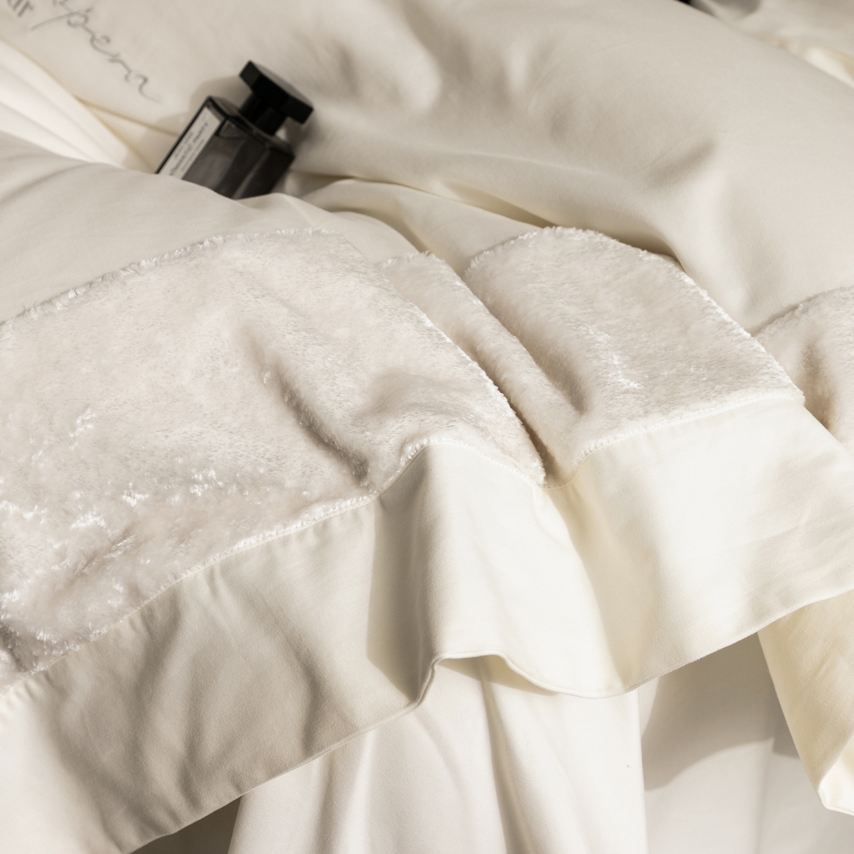 91家纺网 家纺一手货源 找家纺 （总）卡巴伦家纺 2025新款全棉超细旦磨毛刺绣拼接四件套-旷野（会员：-20元 控价：358元）