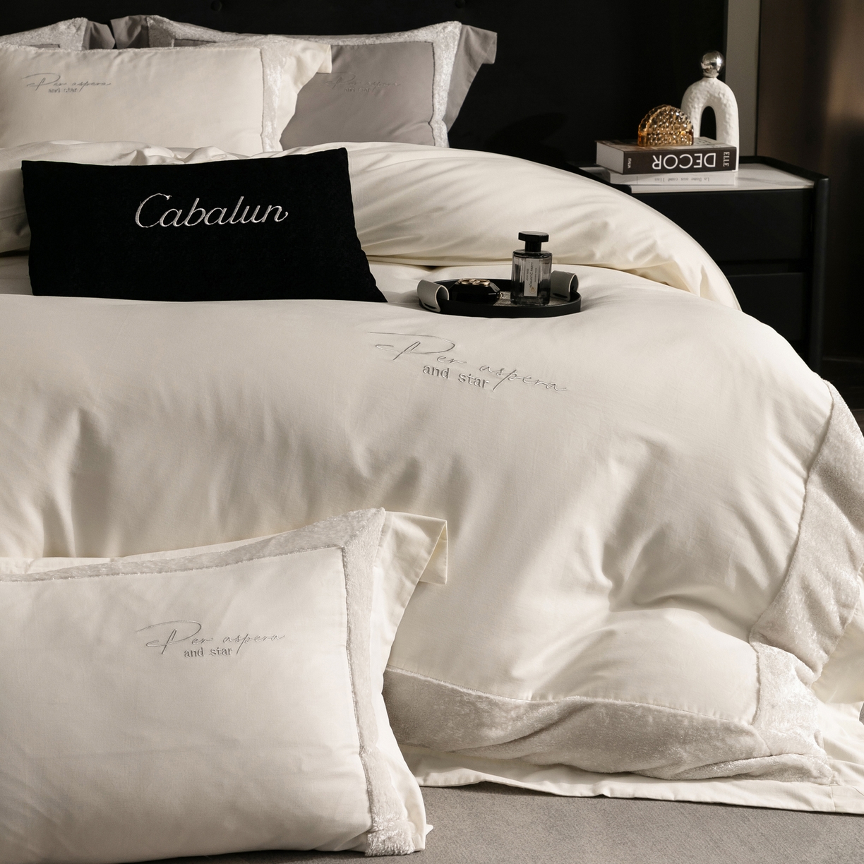 91家纺网 家纺一手货源 找家纺 （总）卡巴伦家纺 2025新款全棉超细旦磨毛刺绣拼接四件套-旷野（会员：-20元 控价：358元）