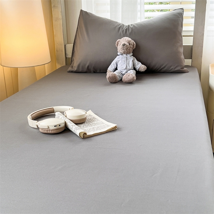 91家纺网 家纺一手货源 找家纺 （总）曼璐家纺 2025新款105克加厚水洗棉纯色格子无印风学生床笠外贸直播爆款