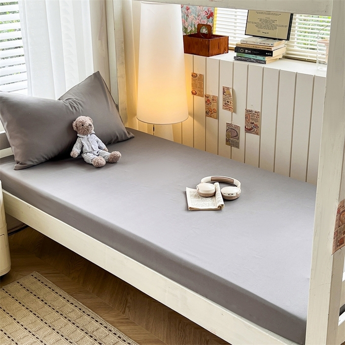 91家纺网 家纺一手货源 找家纺 （总）曼璐家纺 2025新款105克加厚水洗棉纯色格子无印风学生床笠外贸直播爆款