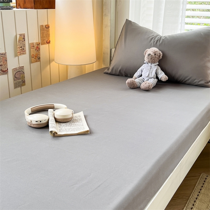 91家纺网 家纺一手货源 找家纺 （总）曼璐家纺 2025新款105克加厚水洗棉纯色格子无印风学生床笠外贸直播爆款