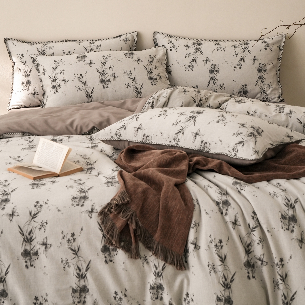 91家纺网 家纺一手货源 找家纺 （总）卡巴伦家纺 2025新款棉麻色织一字针提花四件套（会员：-20元 控价：298元）