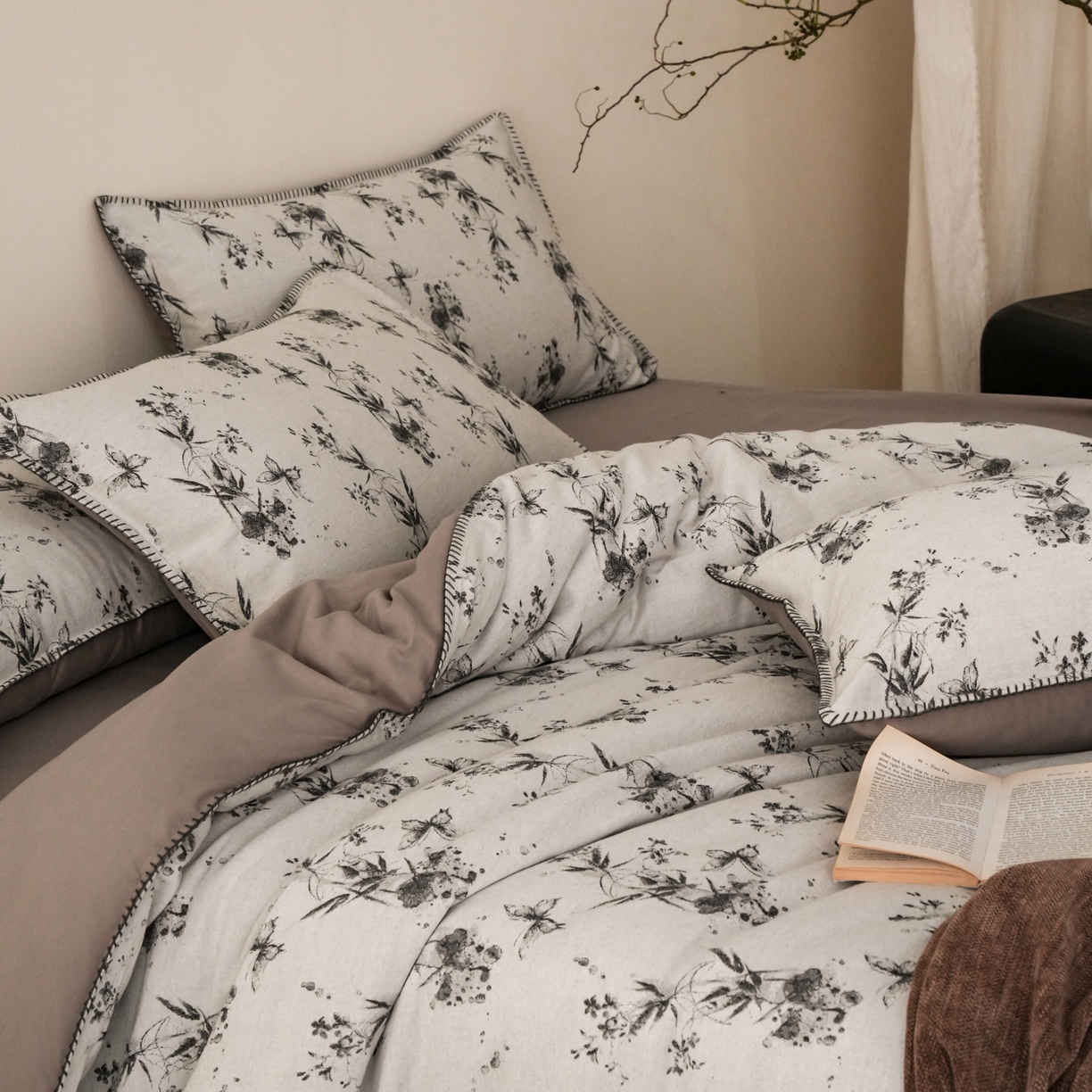 91家纺网 家纺一手货源 找家纺 （总）卡巴伦家纺 2025新款棉麻色织一字针提花四件套（会员：-20元 控价：298元）