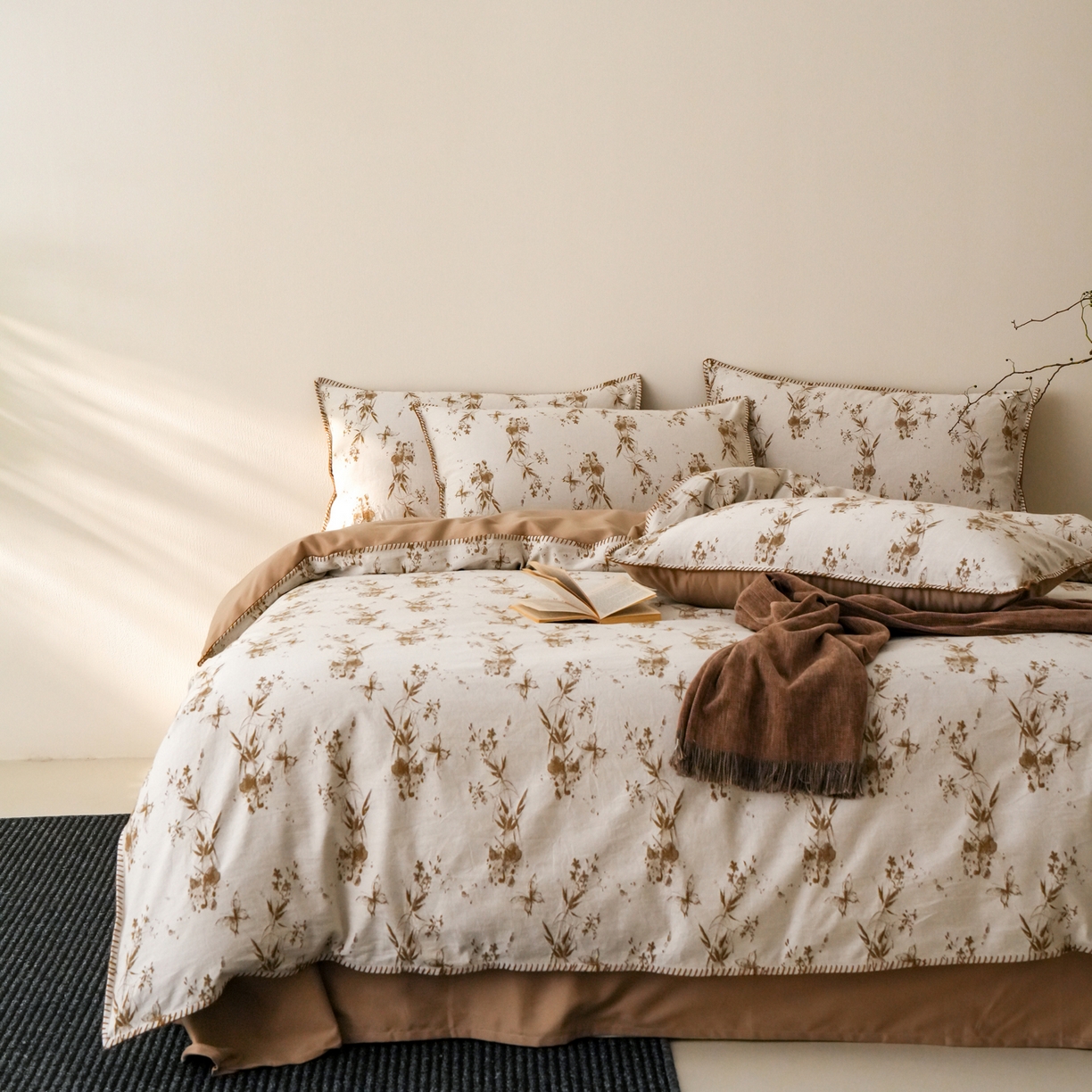 91家纺网 家纺一手货源 找家纺 卡巴伦家纺 2025新款棉麻色织一字针提花四件套（会员：-20元 控价：298元） 草木笙-咖