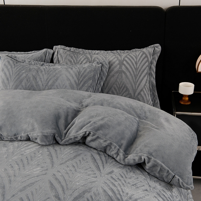 91家纺网 家纺一手货源 找家纺 （总）紫月轩家纺 2025新款牛奶绒雕花四件套