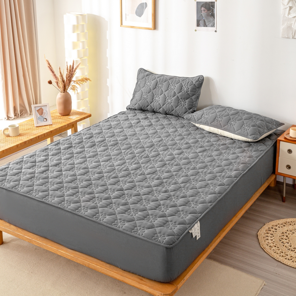 91家纺网 家纺一手货源 找家纺 恬澳家纺 2025新款简约亲肤夹棉床笠-四叶草 四叶草-深灰