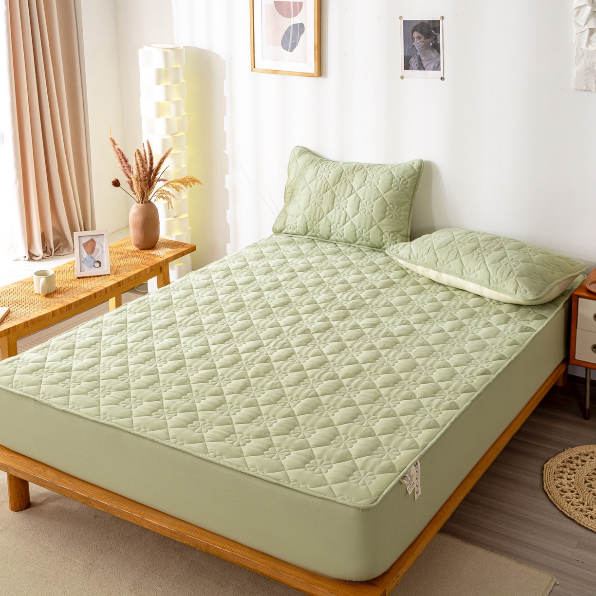 91家纺网 家纺一手货源 找家纺 恬澳家纺 2025新款简约亲肤夹棉床笠-四叶草 四叶草-豆绿