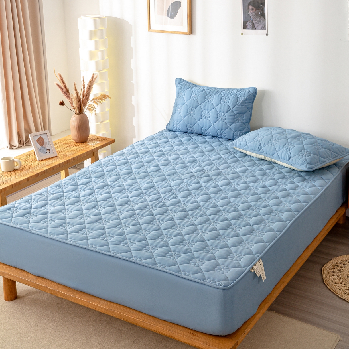 91家纺网 家纺一手货源 找家纺 恬澳家纺 2025新款简约亲肤夹棉床笠-四叶草 四叶草-湖蓝