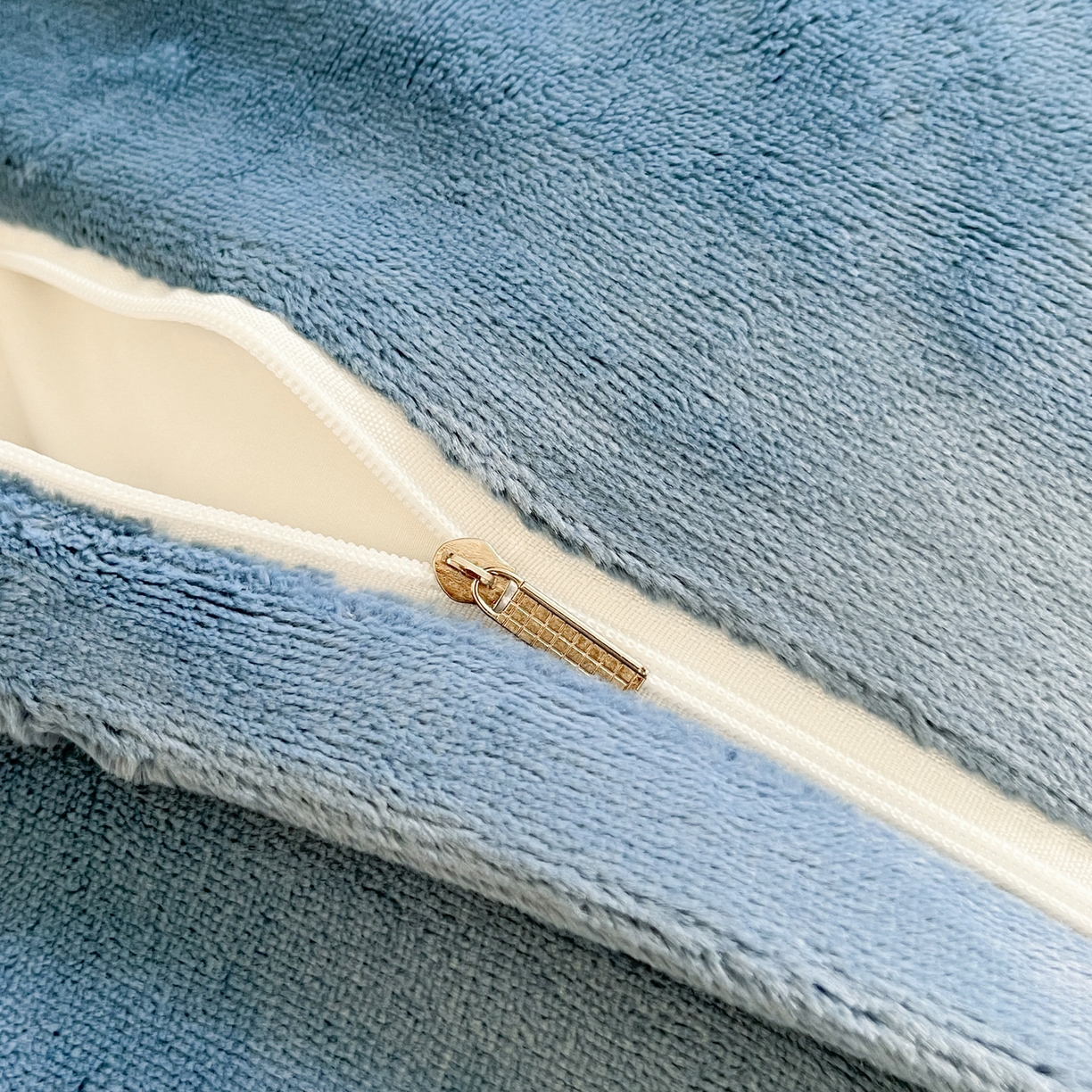 91家纺网 家纺一手货源 找家纺 如一 2025新款3D雕花牛奶绒四件套 芭蕉叶-蓝