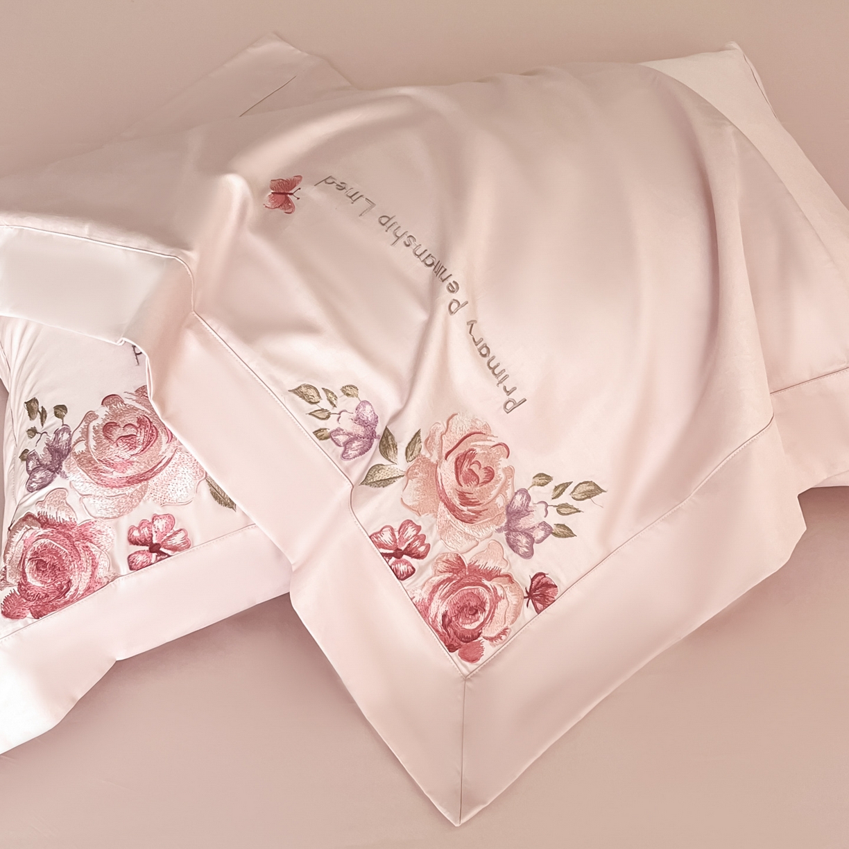 91家纺网 家纺一手货源 找家纺 （总）祺瑞佳家纺 2025新款100%双面纯棉法式刺绣花四件套全棉四季款床单床笠-玫瑰花语（标准-券后不得低于288元！ 大号- 券后不得低于308元！）