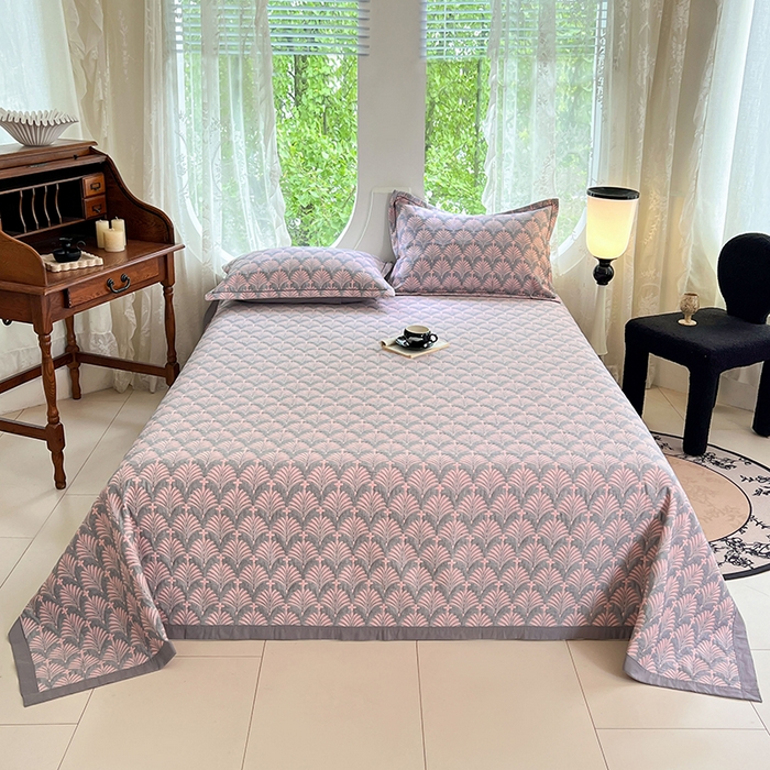 91家纺网 家纺一手货源 找家纺 yyds网供 2025新款A类色织全棉三层纱布床盖三件套喷气夹棉盖毯夏被厚床单多功能榻榻米风格一 贝壳密林灰粉