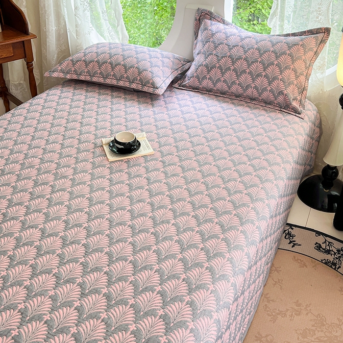 91家纺网 家纺一手货源 找家纺 yyds网供 2025新款A类色织全棉三层纱布床盖三件套喷气夹棉盖毯夏被厚床单多功能榻榻米风格一 贝壳密林灰粉