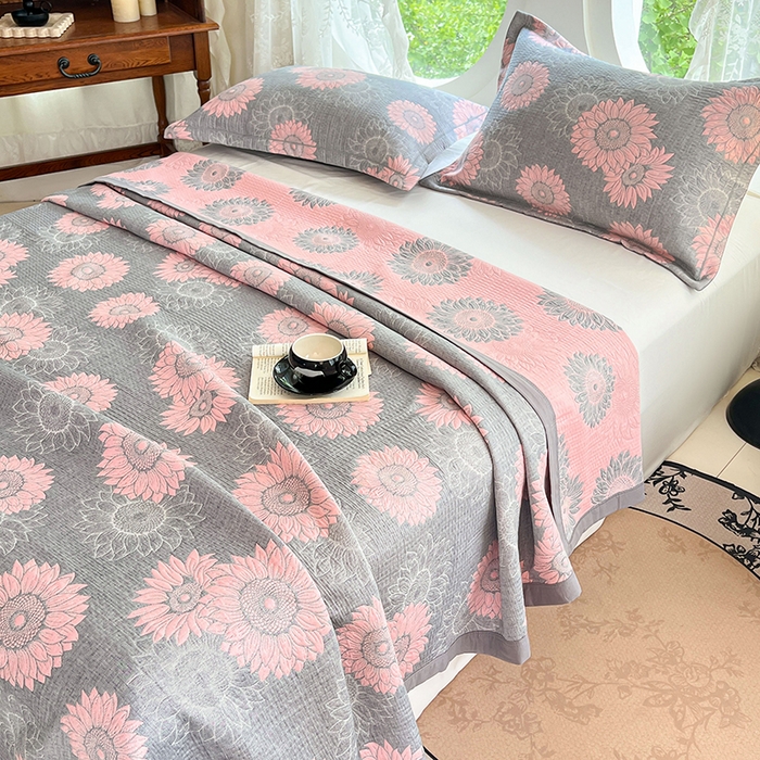 91家纺网 家纺一手货源 找家纺 yyds网供 2025新款A类色织全棉三层纱布床盖三件套喷气夹棉盖毯夏被厚床单多功能榻榻米风格一 暖阳灰粉