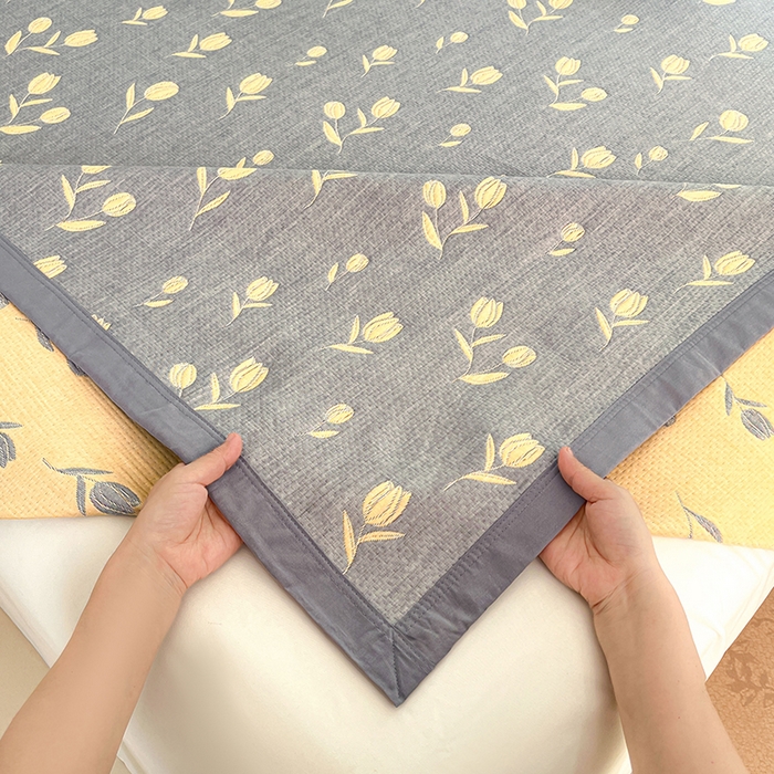 91家纺网 家纺一手货源 找家纺 yyds网供 2025新款A类色织全棉三层纱布床盖三件套喷气夹棉盖毯夏被厚床单多功能榻榻米风格一 相遇灰黄