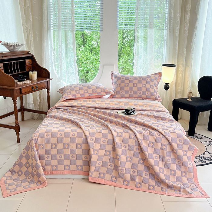 91家纺网 家纺一手货源 找家纺 yyds网供 2025新款A类色织全棉三层纱布床盖三件套喷气夹棉盖毯夏被厚床单多功能榻榻米风格一 小香风粉紫