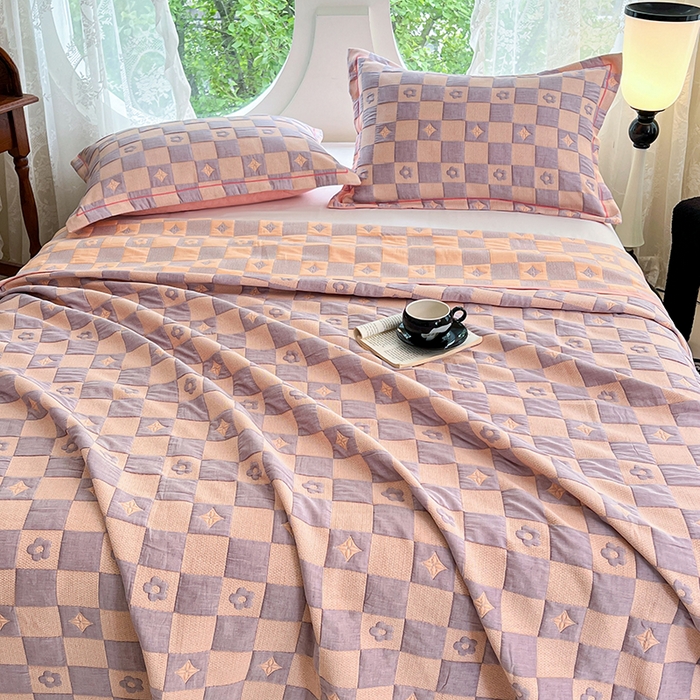 91家纺网 家纺一手货源 找家纺 yyds网供 2025新款A类色织全棉三层纱布床盖三件套喷气夹棉盖毯夏被厚床单多功能榻榻米风格一 小香风粉紫