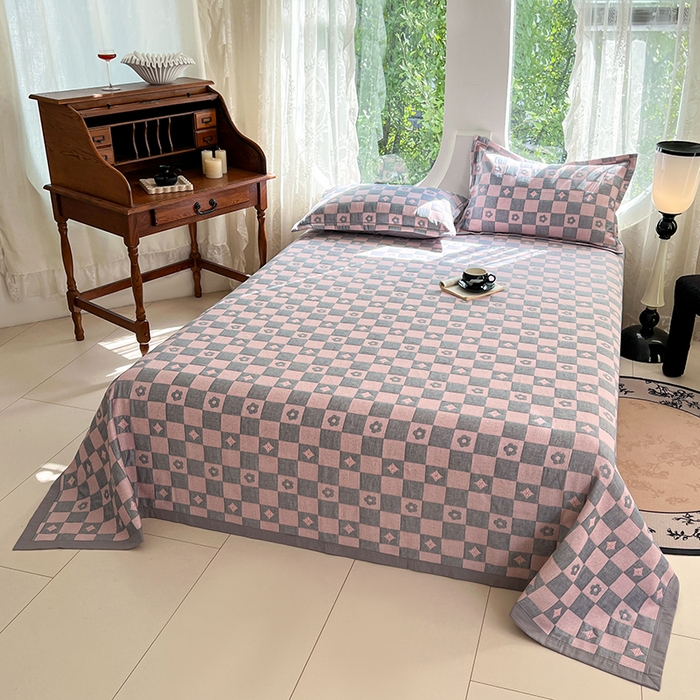 91家纺网 家纺一手货源 找家纺 yyds网供 2025新款A类色织全棉三层纱布床盖三件套喷气夹棉盖毯夏被厚床单多功能榻榻米风格一 小香风灰粉