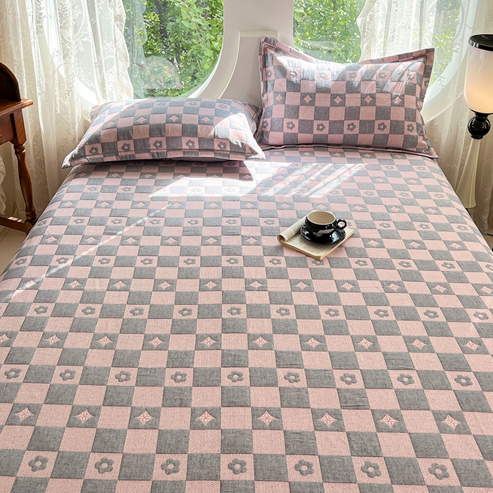 91家纺网 家纺一手货源 找家纺 yyds网供 2025新款A类色织全棉三层纱布床盖三件套喷气夹棉盖毯夏被厚床单多功能榻榻米风格一 小香风灰粉