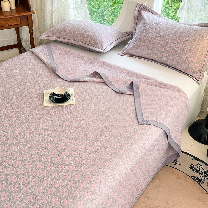 91家纺网 家纺一手货源 找家纺 yyds网供 2025新款A类色织全棉三层纱布床盖三件套喷气夹棉盖毯夏被厚床单多功能榻榻米风格一 幸运花灰粉