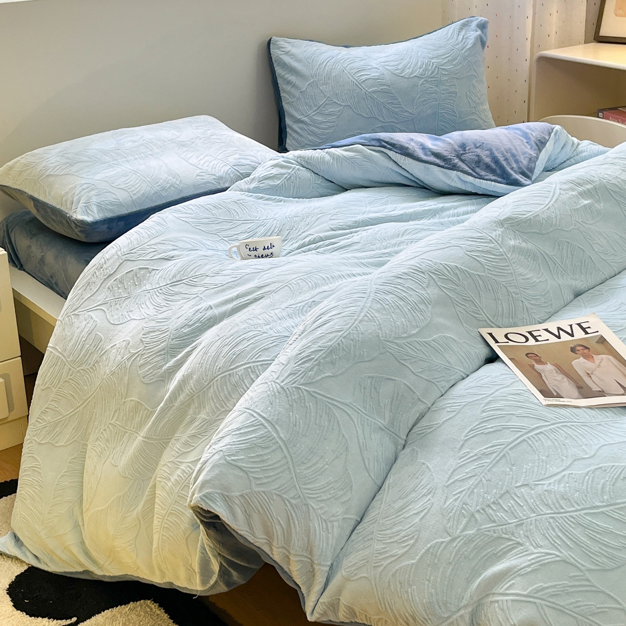 91家纺网 家纺一手货源 找家纺 如一 2025新款3D雕花牛奶绒单被套 芭蕉叶-蓝
