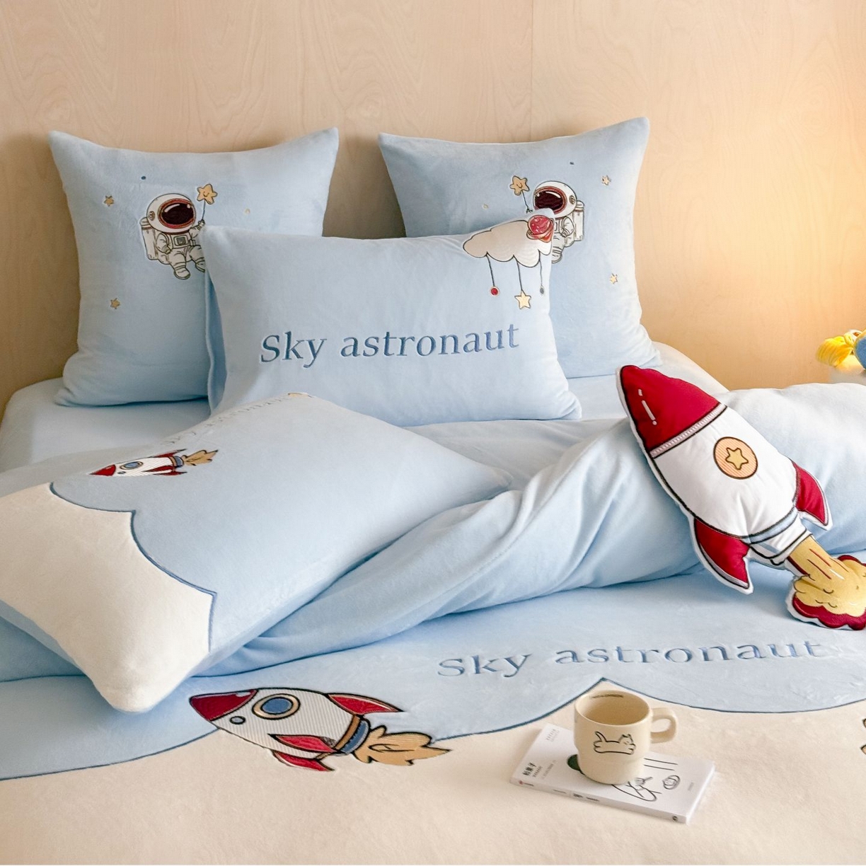 91家纺网 家纺一手货源 找家纺 （总）西西家居 2025新款230g牛奶绒四件套-星途闪闪（会员-20元 各平台严格控价劵后不低于318元起!）