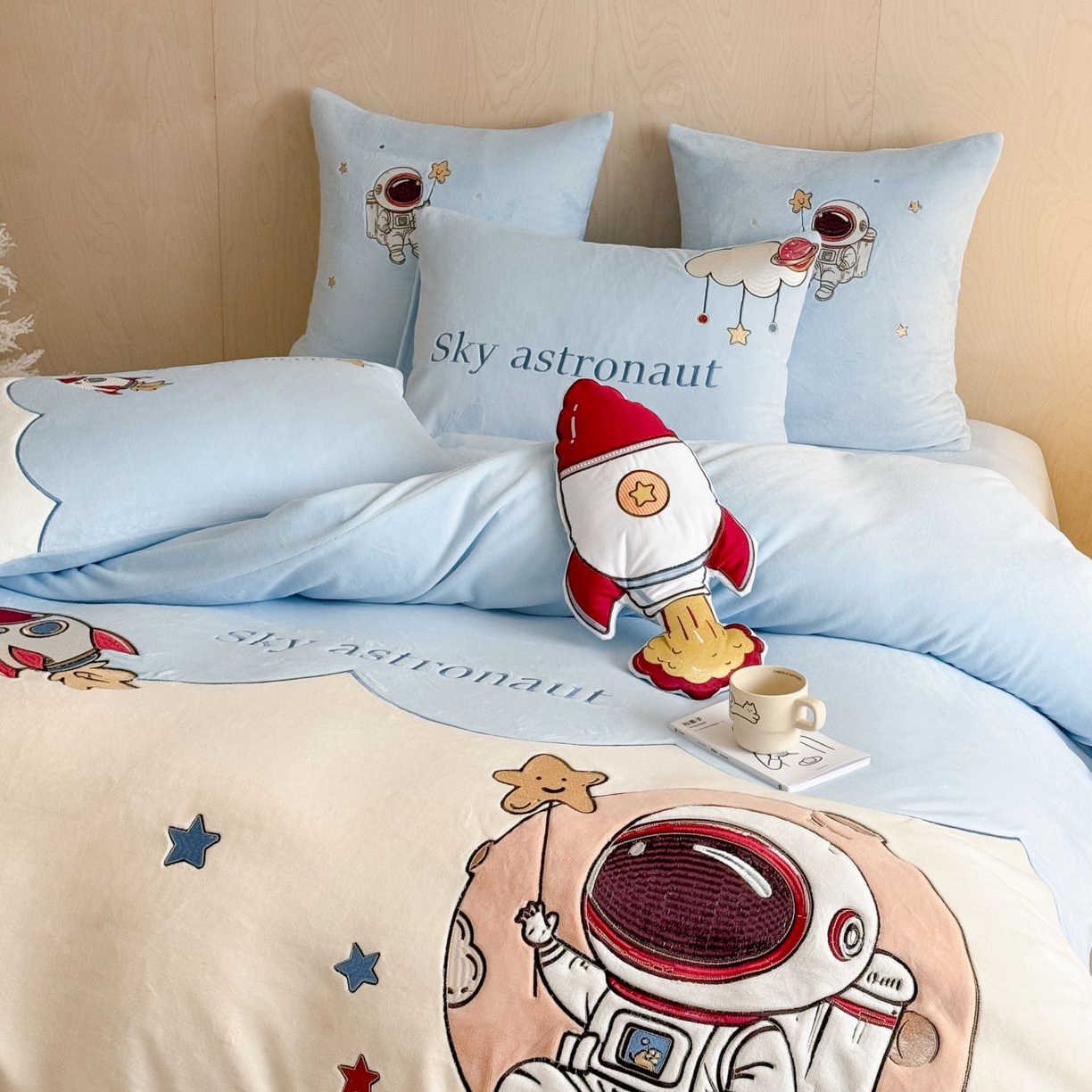 91家纺网 家纺一手货源 找家纺 （总）西西家居 2025新款230g牛奶绒四件套-星途闪闪（会员-20元 各平台严格控价劵后不低于318元起!）