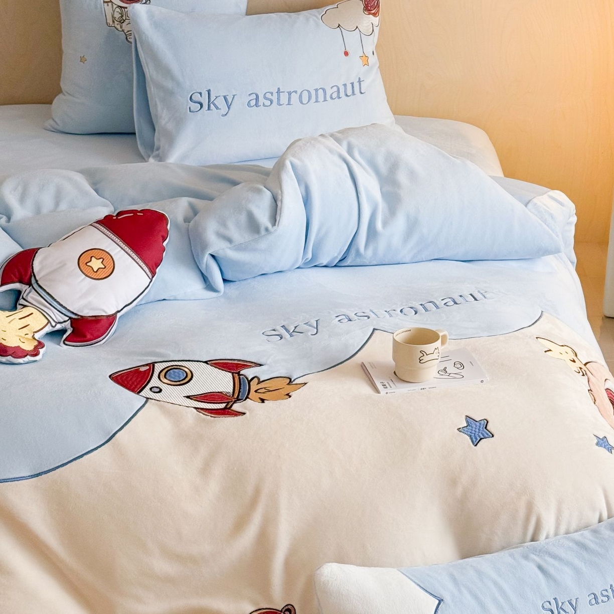 91家纺网 家纺一手货源 找家纺 （总）西西家居 2025新款230g牛奶绒四件套-星途闪闪（会员-20元 各平台严格控价劵后不低于318元起!）